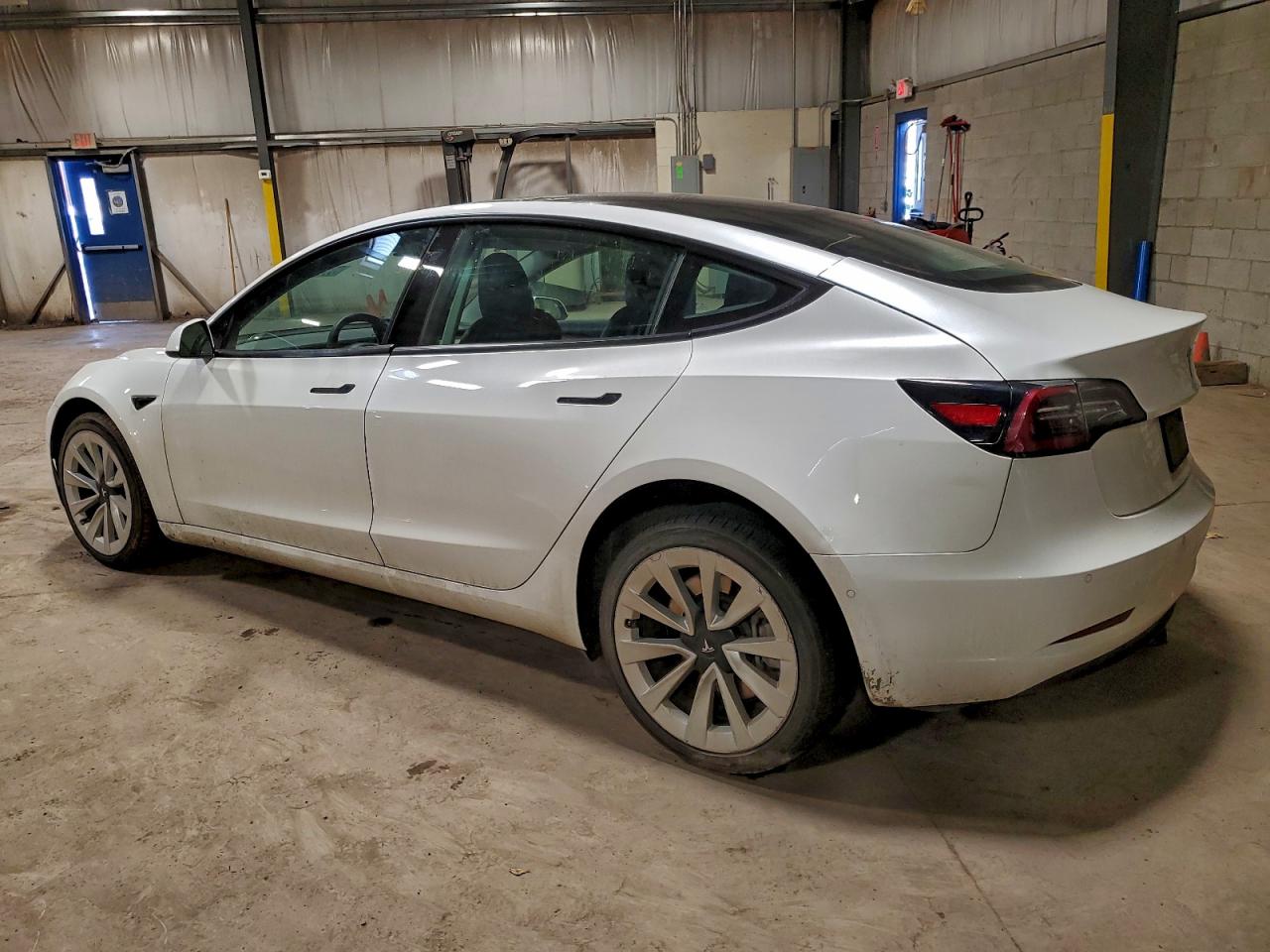 2022 TESLA MODEL 3 photo 2