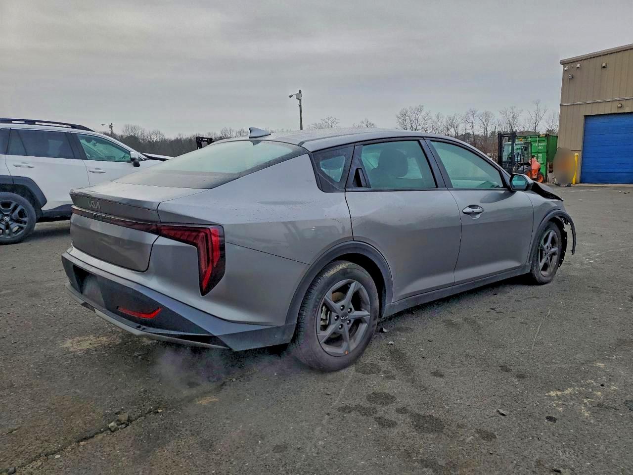 2025 KIA K4 LX photo 3