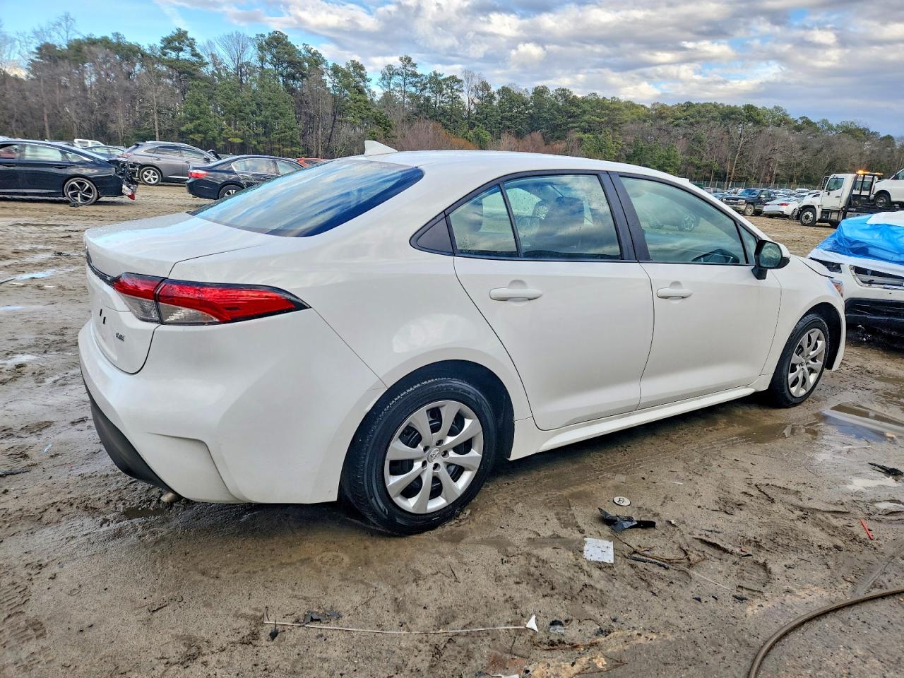 2025 TOYOTA COROLLA LE photo 5