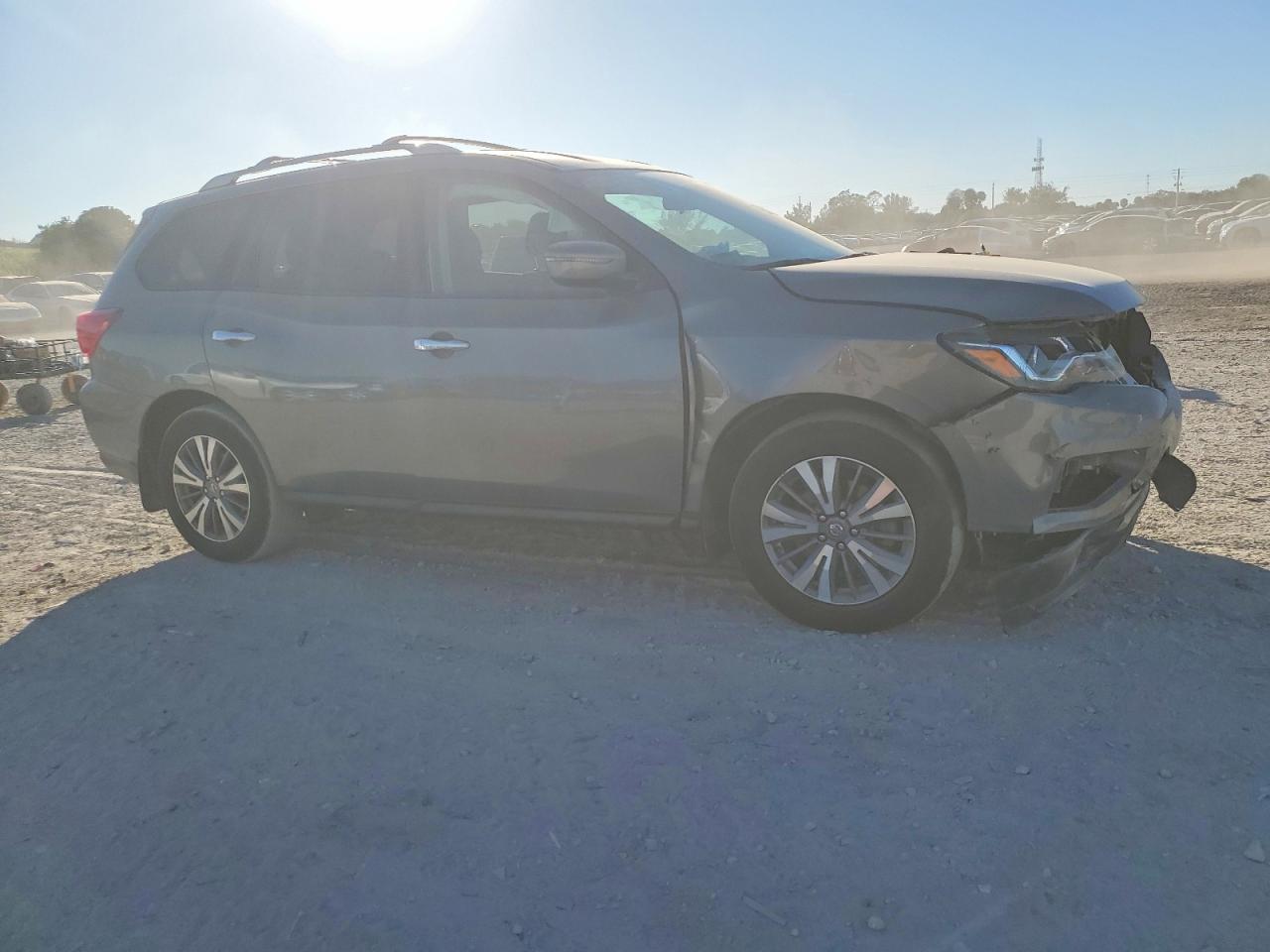 2020 NISSAN PATHFINDER S photo 4