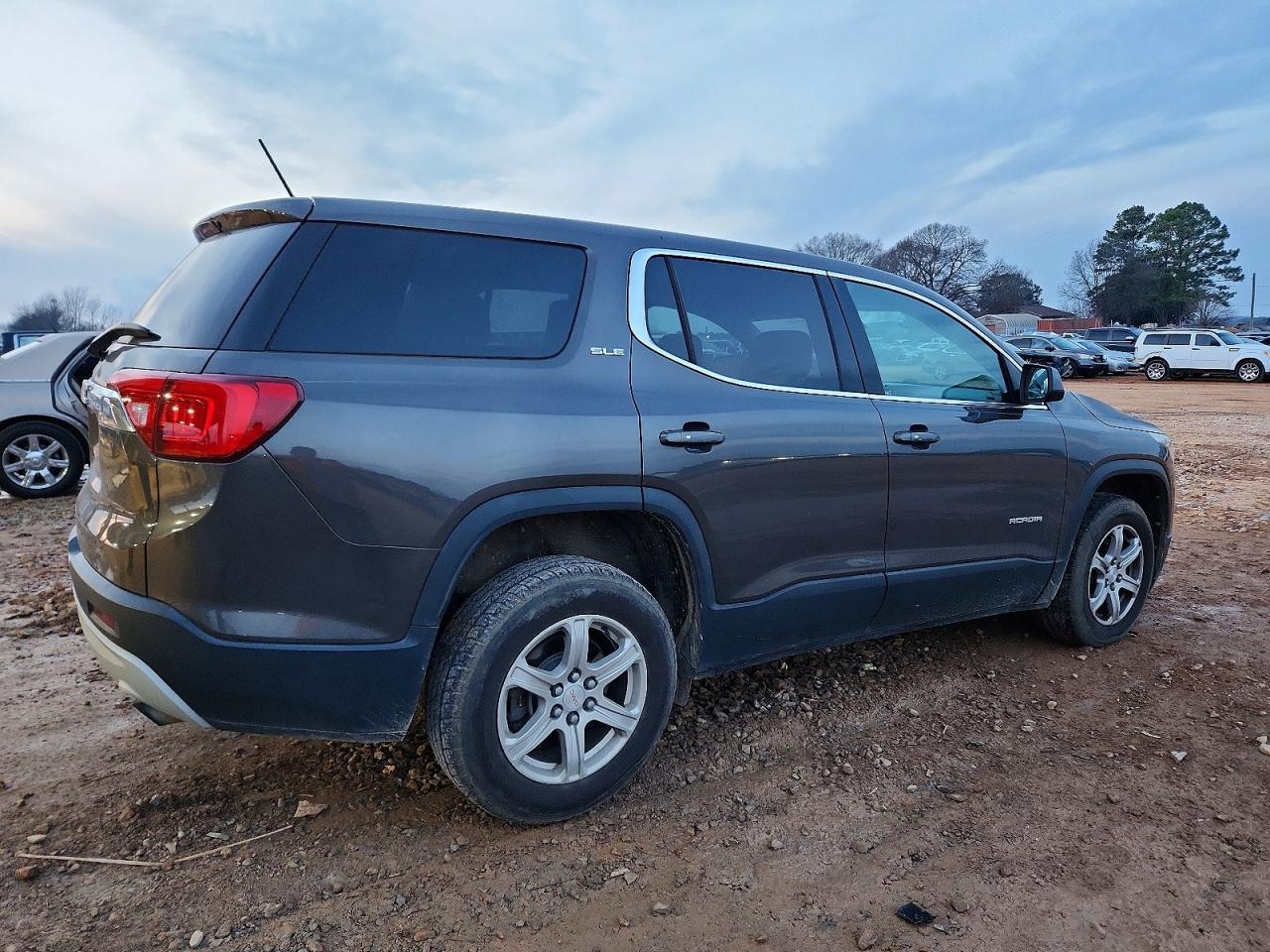2019 GMC ACADIA SLE photo 3