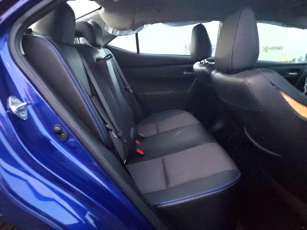 2019 TOYOTA COROLLA SE photo 10