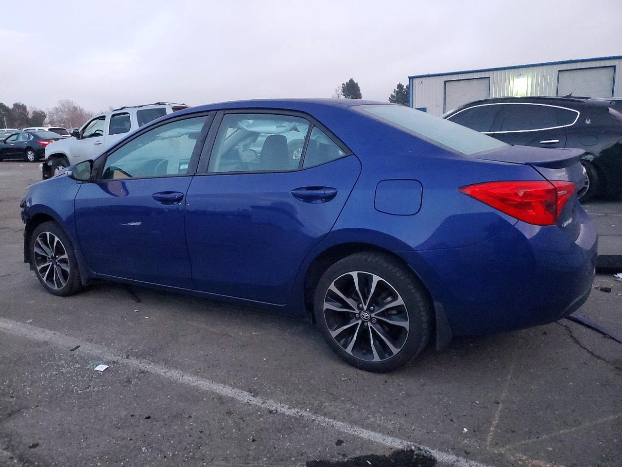 2019 TOYOTA COROLLA SE photo 2