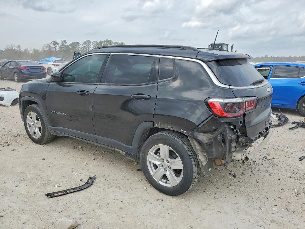 2022 JEEP COMPASS LATITUDE photo 2