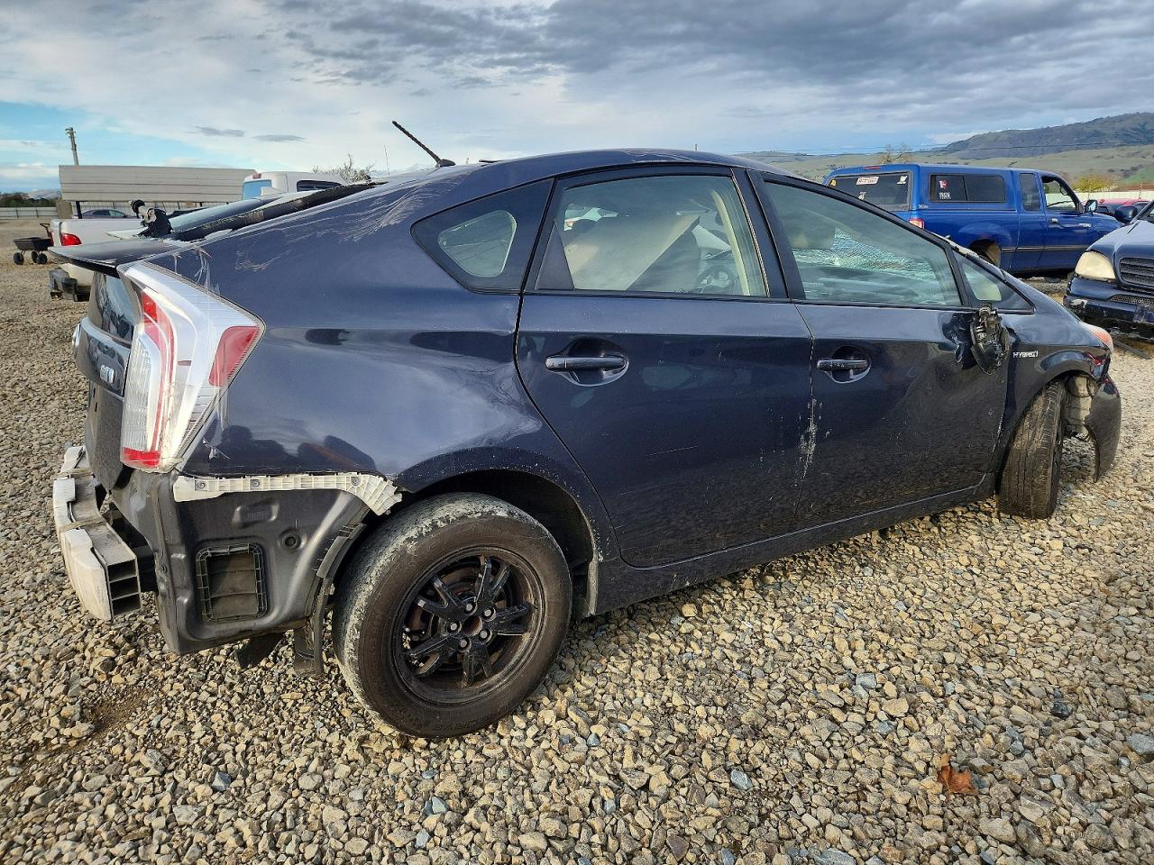 2012 TOYOTA PRIUS photo 3