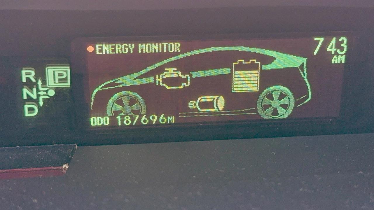 2010 TOYOTA PRIUS photo 8