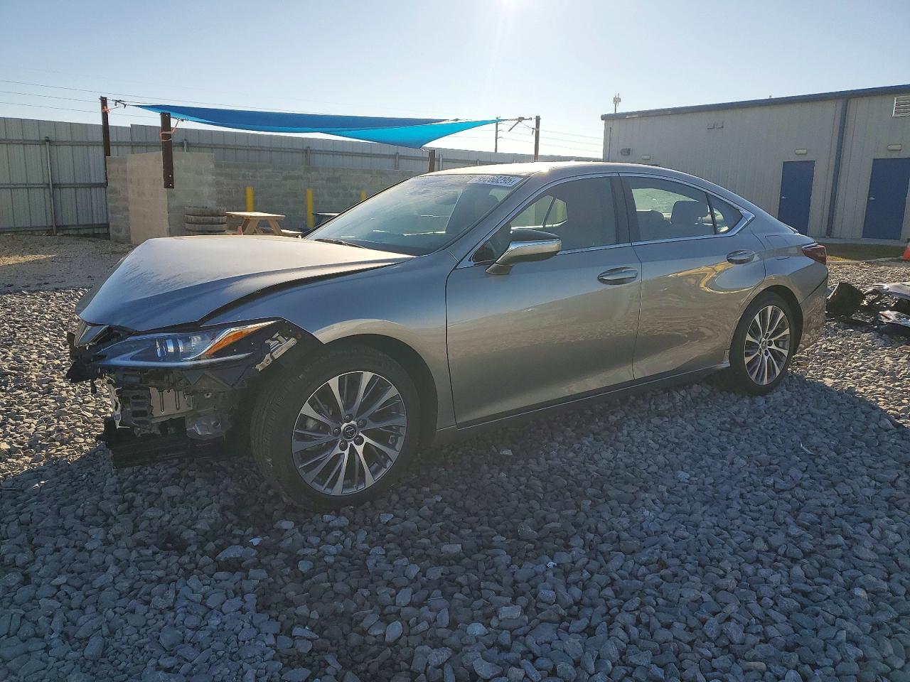 2021 LEXUS ES