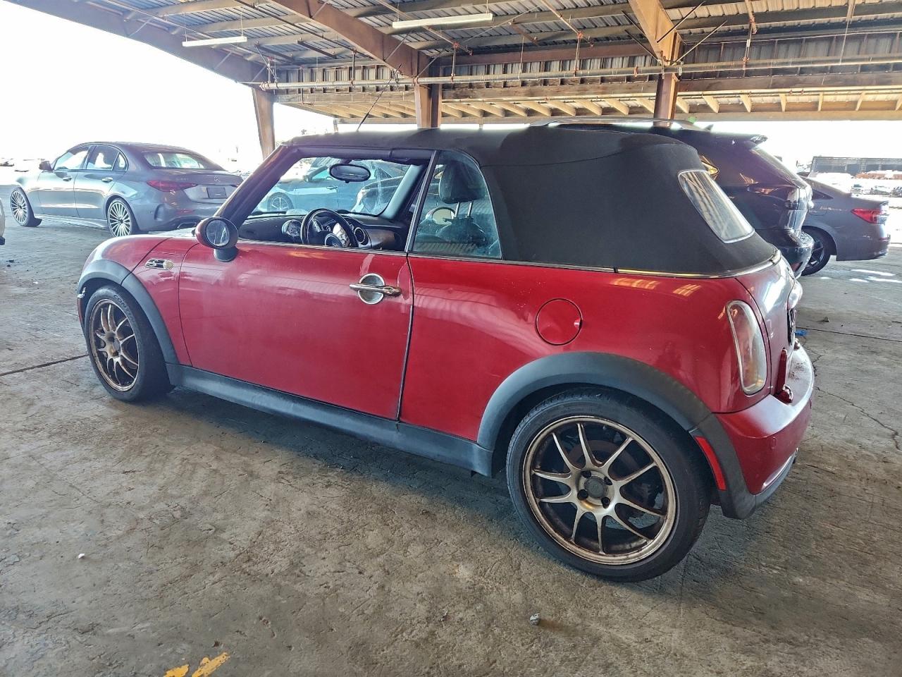 2006 MINI COOPER S photo 2