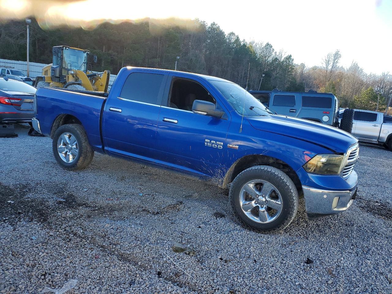 2016 RAM 1500 SLT photo 4