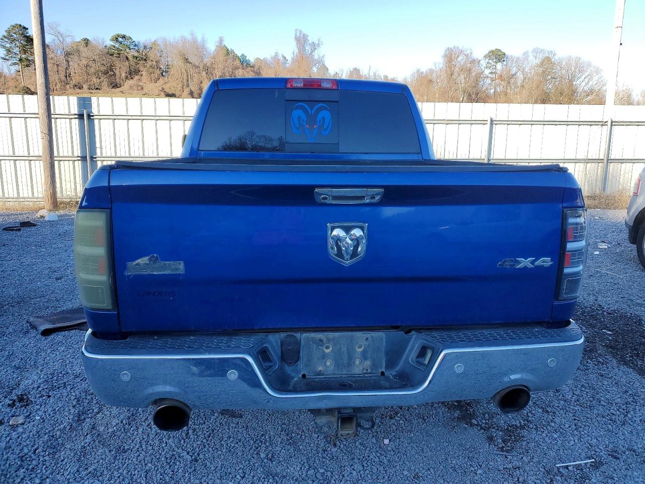 2016 RAM 1500 SLT photo 6