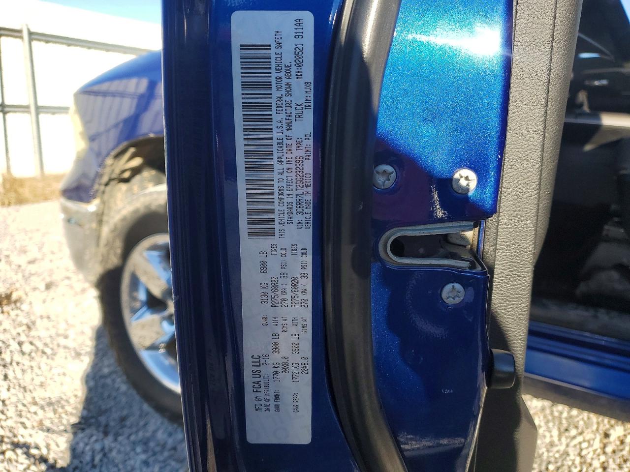 2016 RAM 1500 SLT photo 12