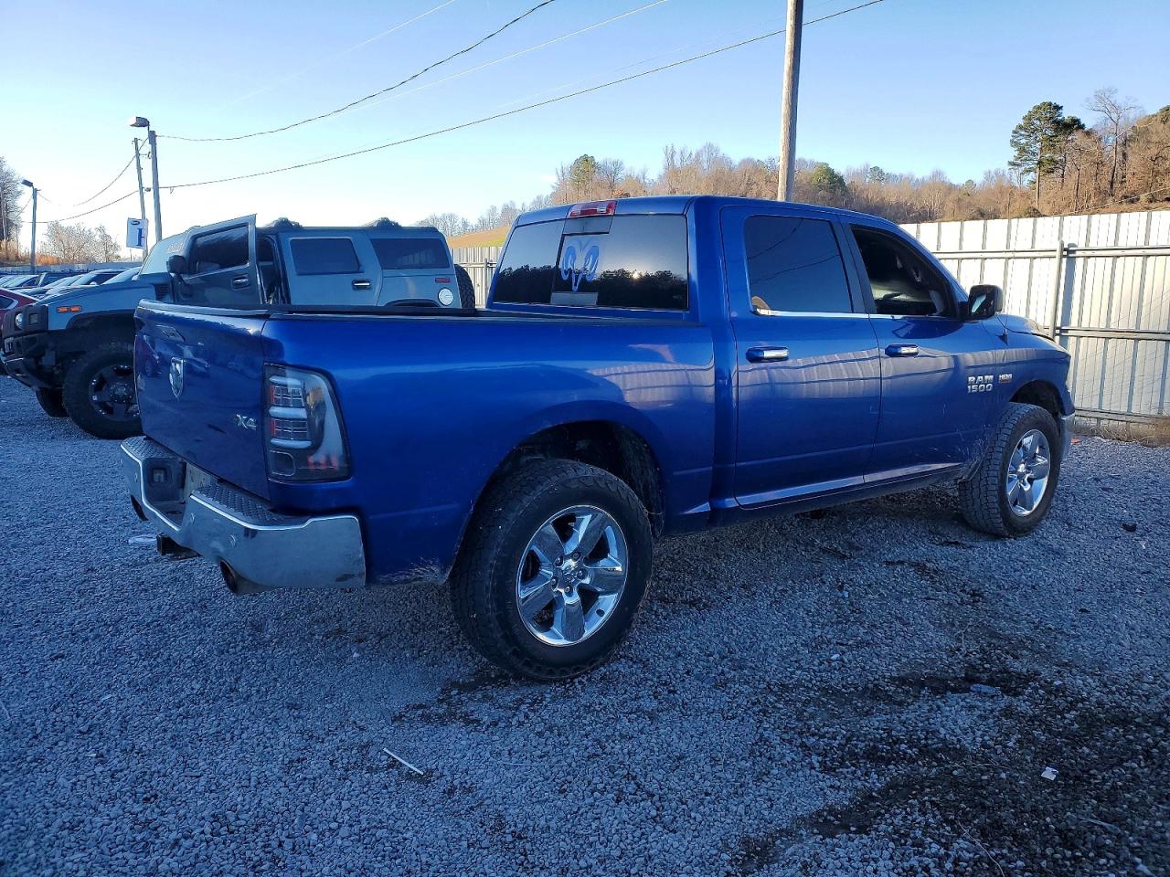 2016 RAM 1500 SLT photo 3