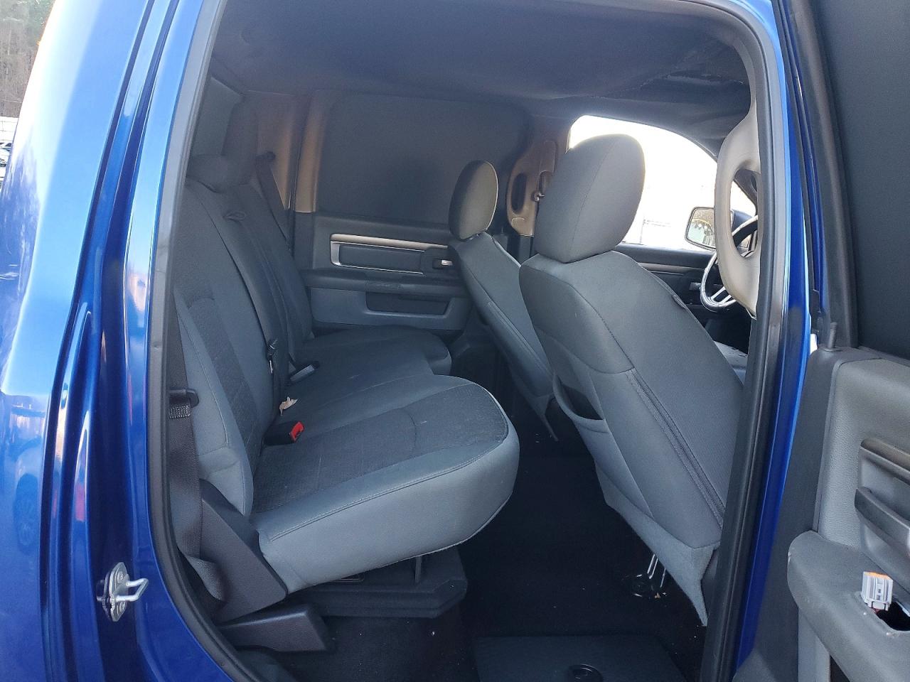 2016 RAM 1500 SLT photo 10