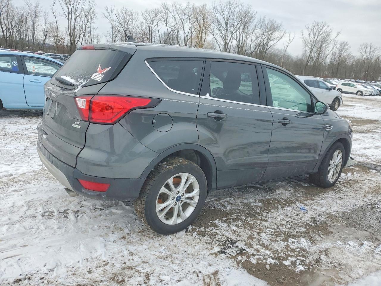 2019 FORD ESCAPE SE photo 3