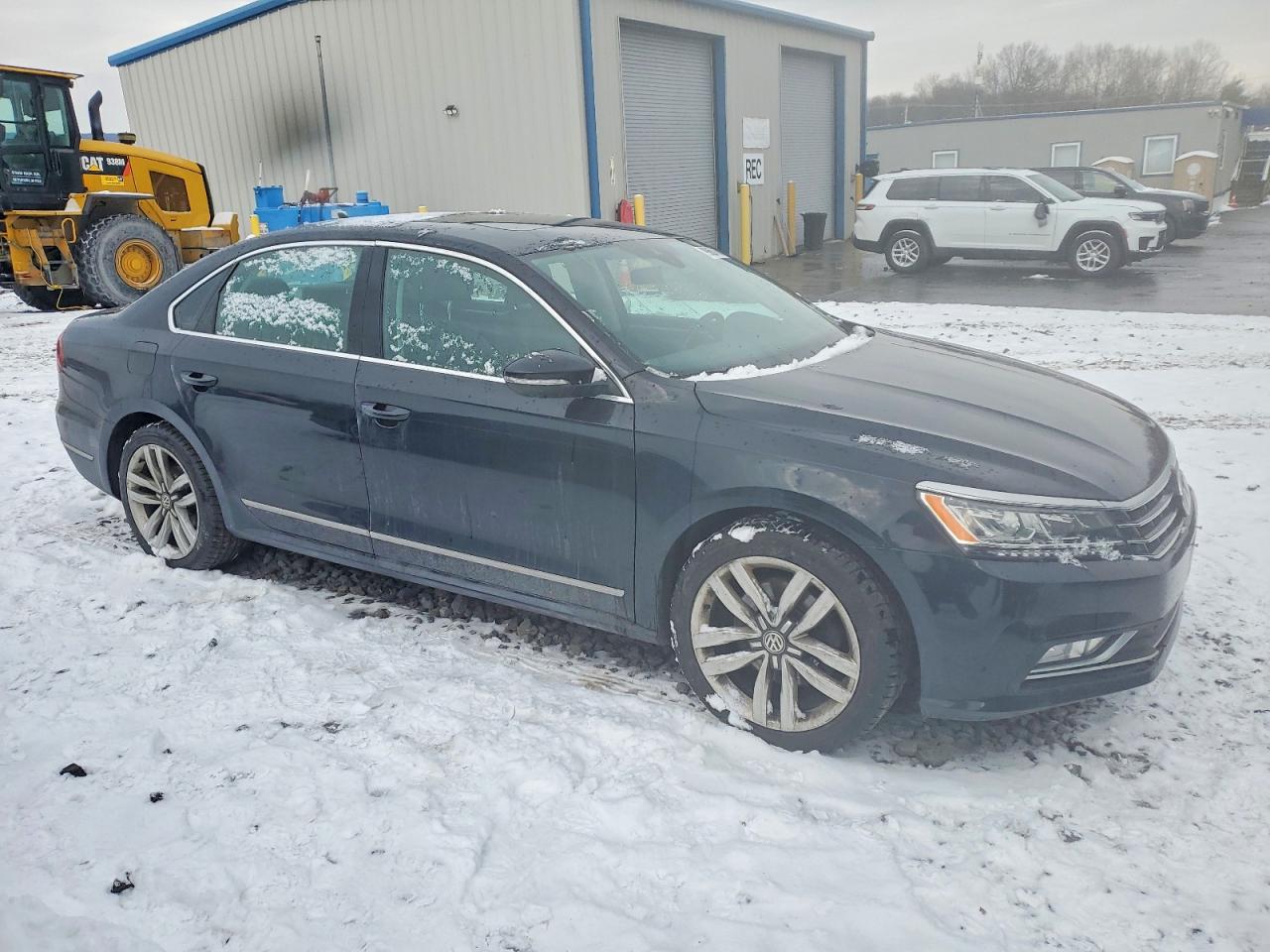 2017 VOLKSWAGEN PASSAT SEL PREMIUM photo 4