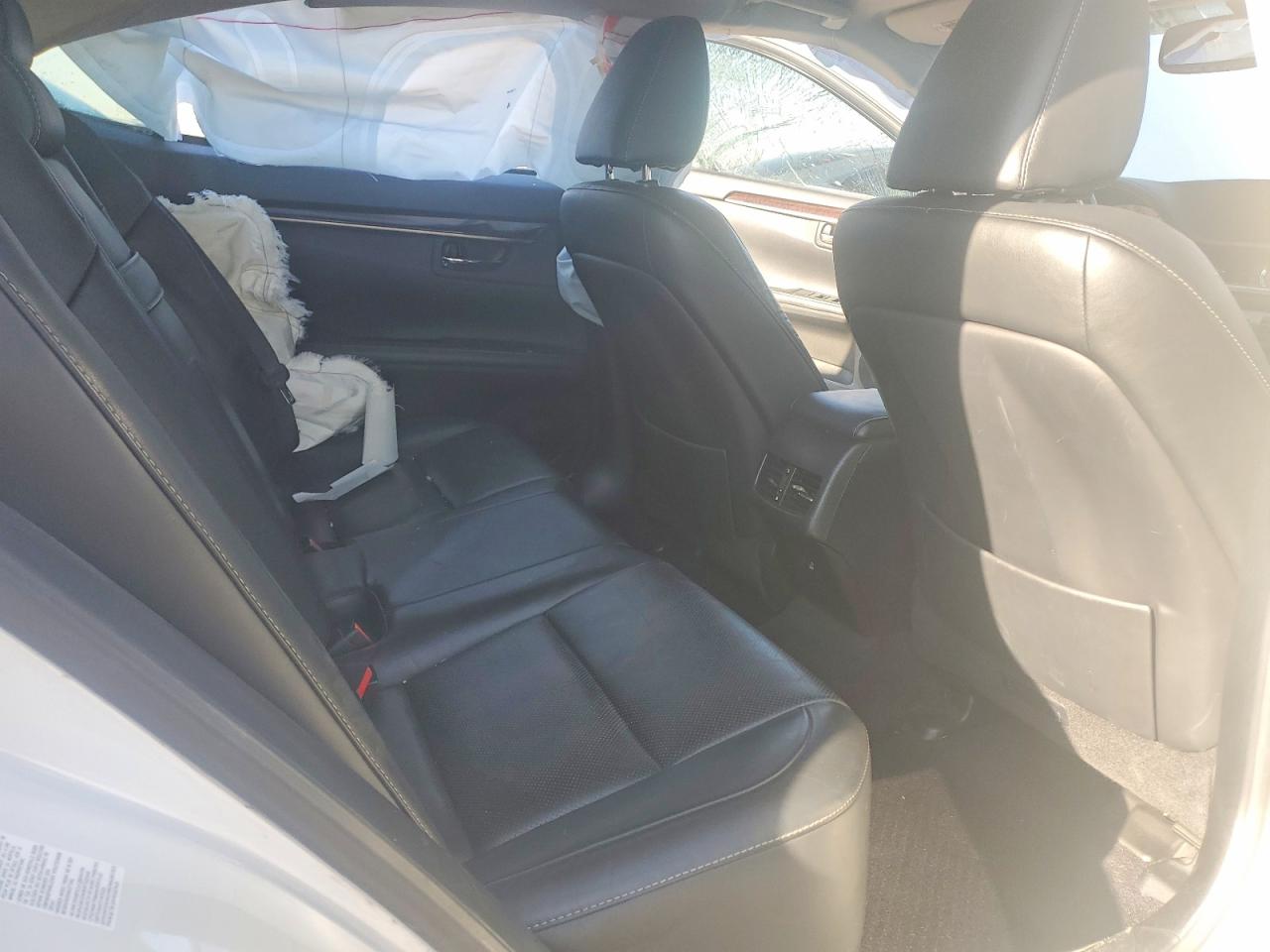 2013 LEXUS ES 350 photo 19