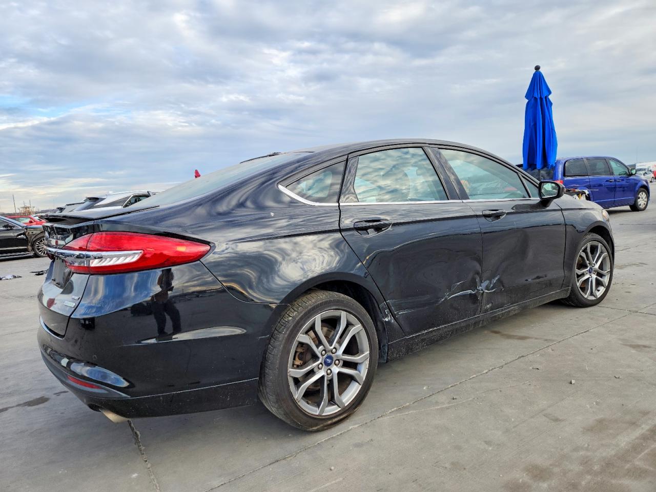 2017 FORD FUSION SE photo 3