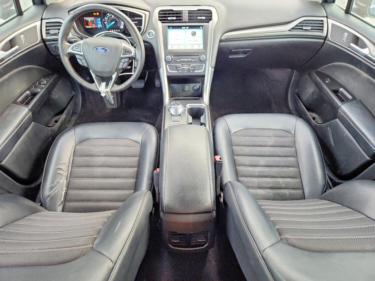 2017 FORD FUSION SE photo 8