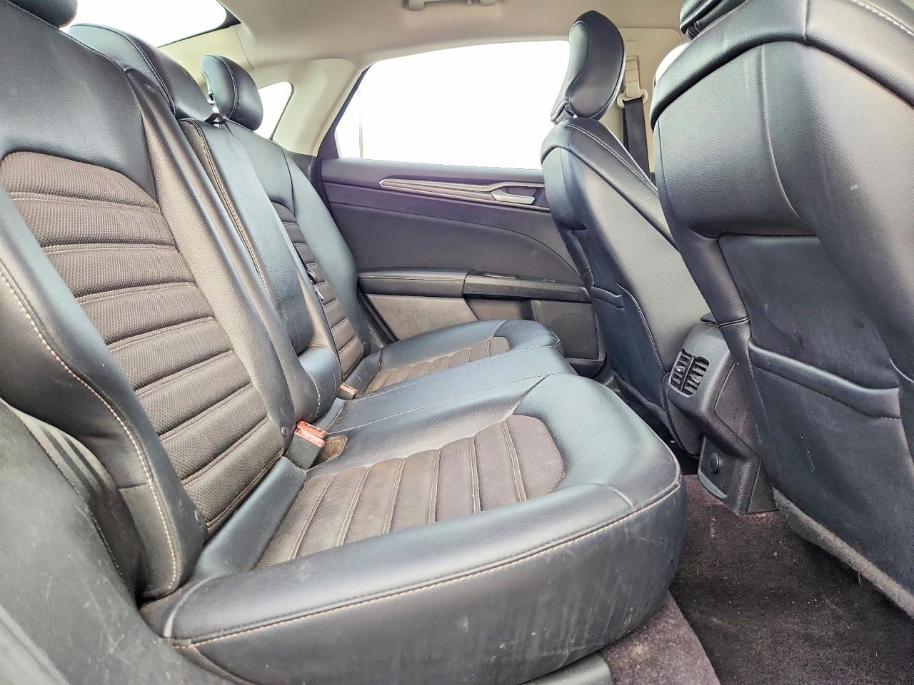 2017 FORD FUSION SE photo 10