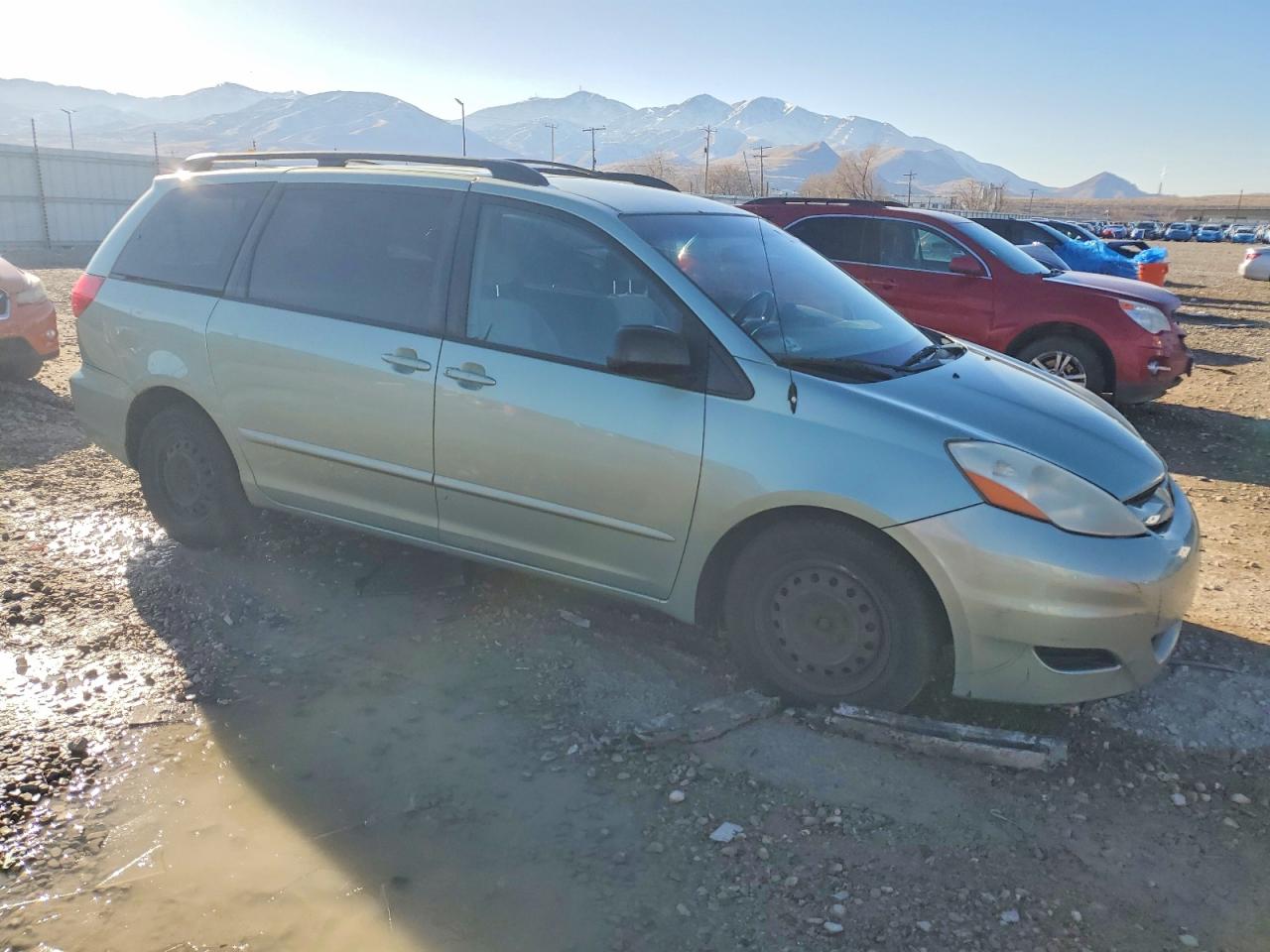 2007 TOYOTA SIENNA CE photo 4
