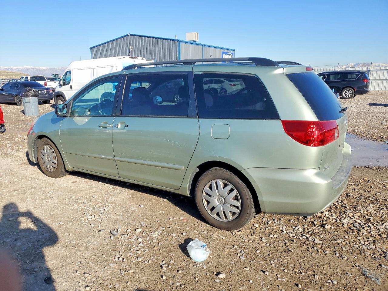 2007 TOYOTA SIENNA CE photo 2