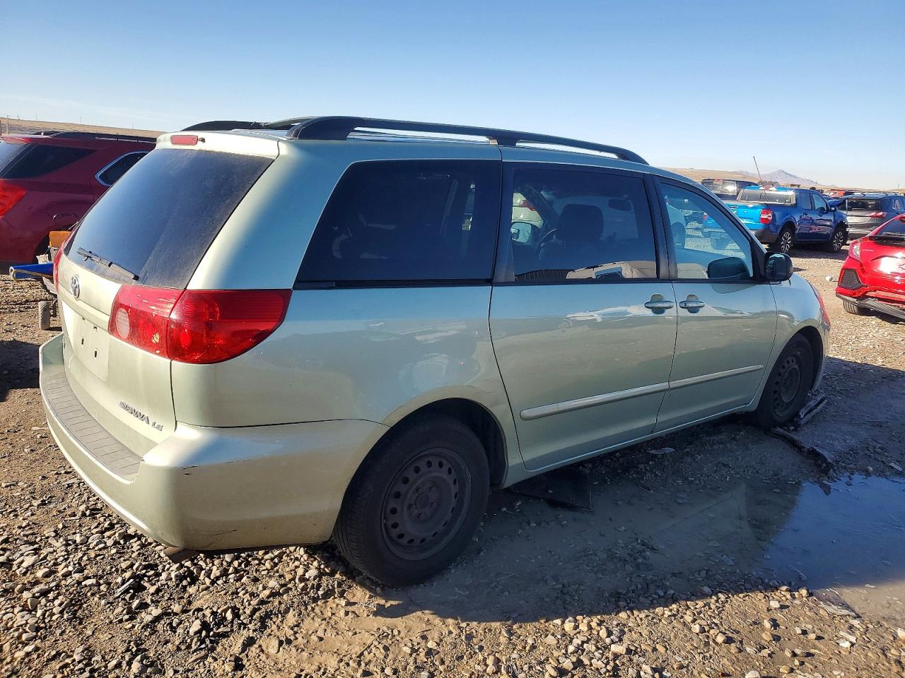 2007 TOYOTA SIENNA CE photo 3