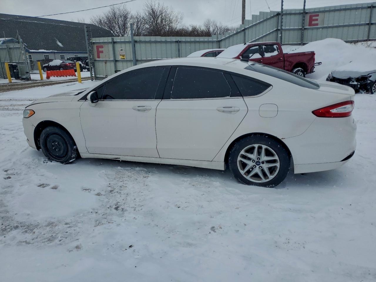 2013 FORD FUSION SE photo 3