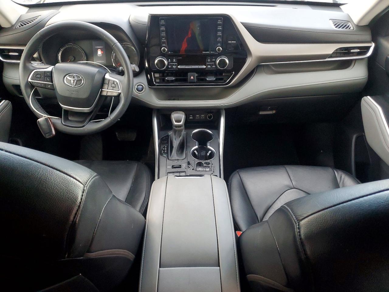 2022 TOYOTA HIGHLANDER L photo 8