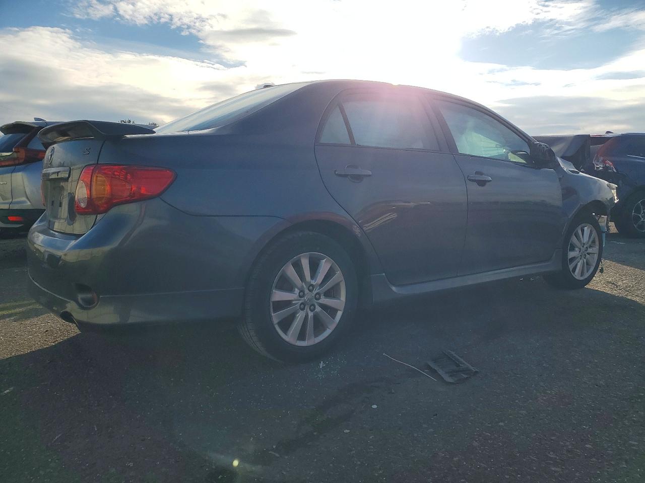 2010 TOYOTA COROLLA BASE photo 3