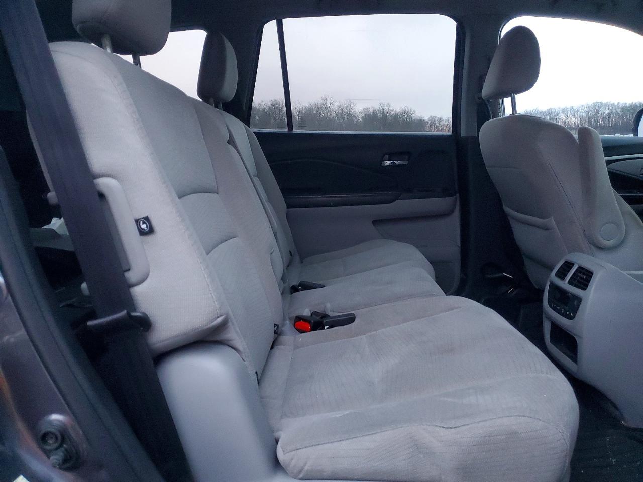 2016 HONDA PILOT EX photo 11