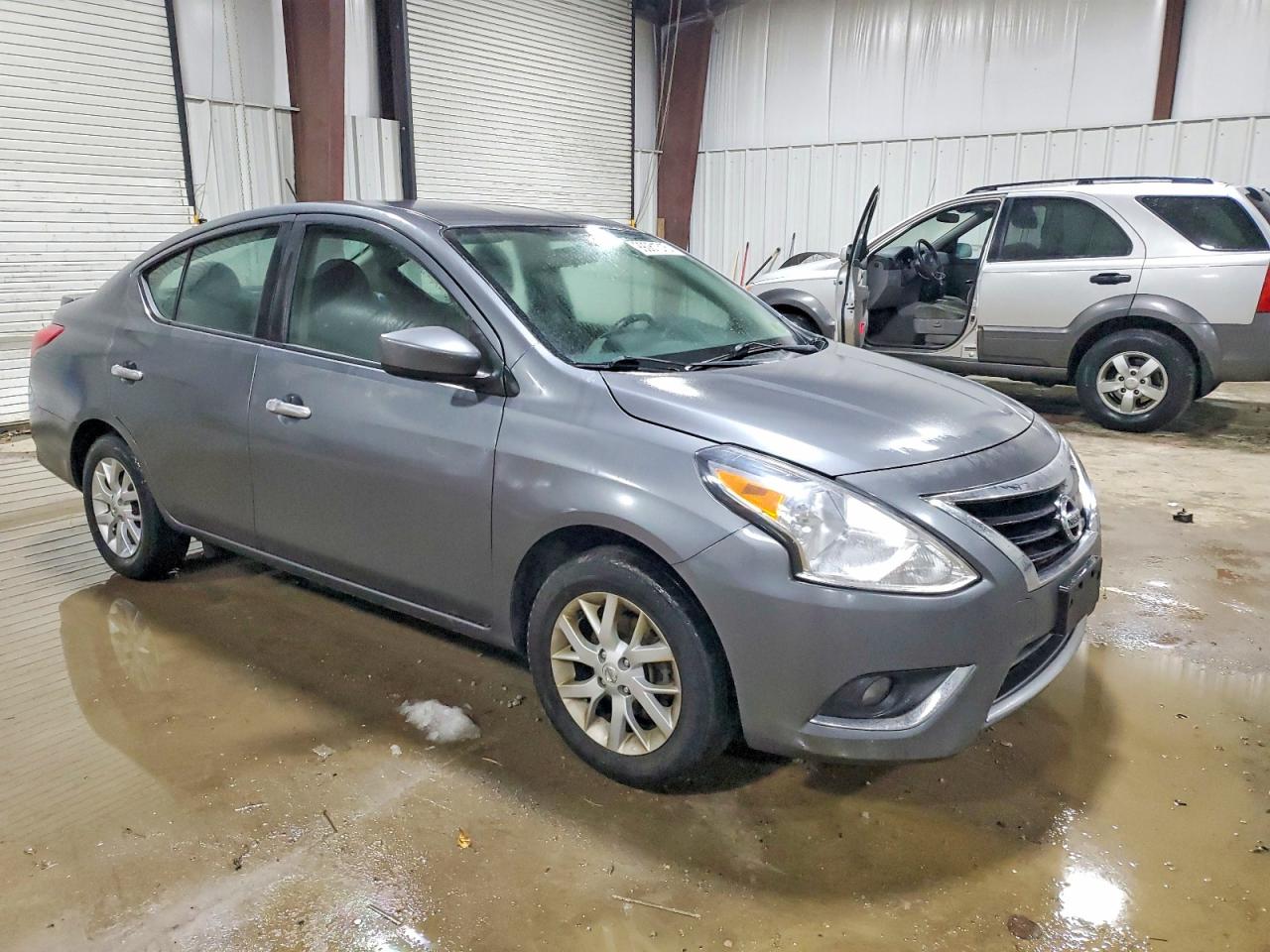 2018 NISSAN VERSA S photo 4