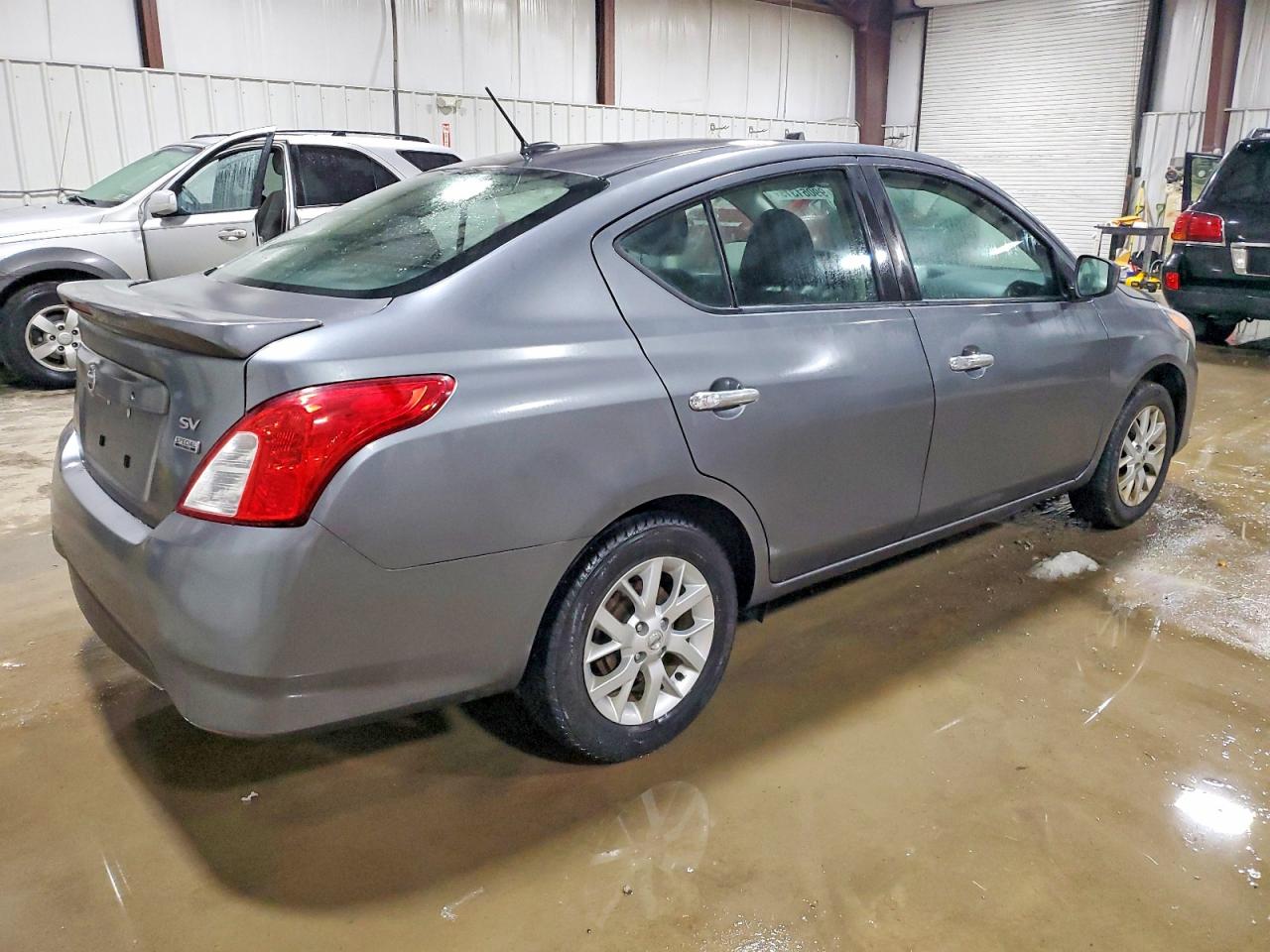 2018 NISSAN VERSA S photo 3