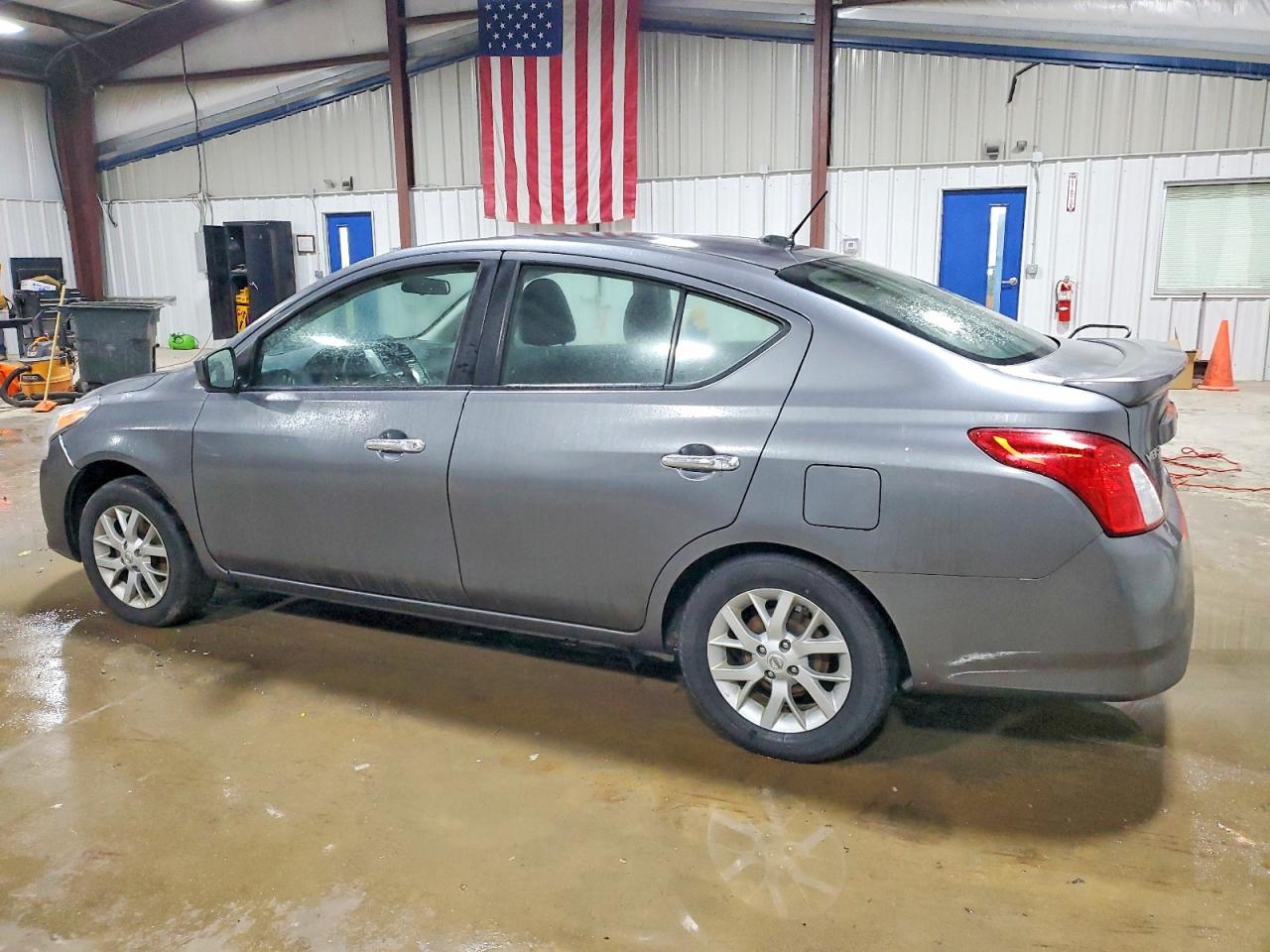 2018 NISSAN VERSA S photo 2