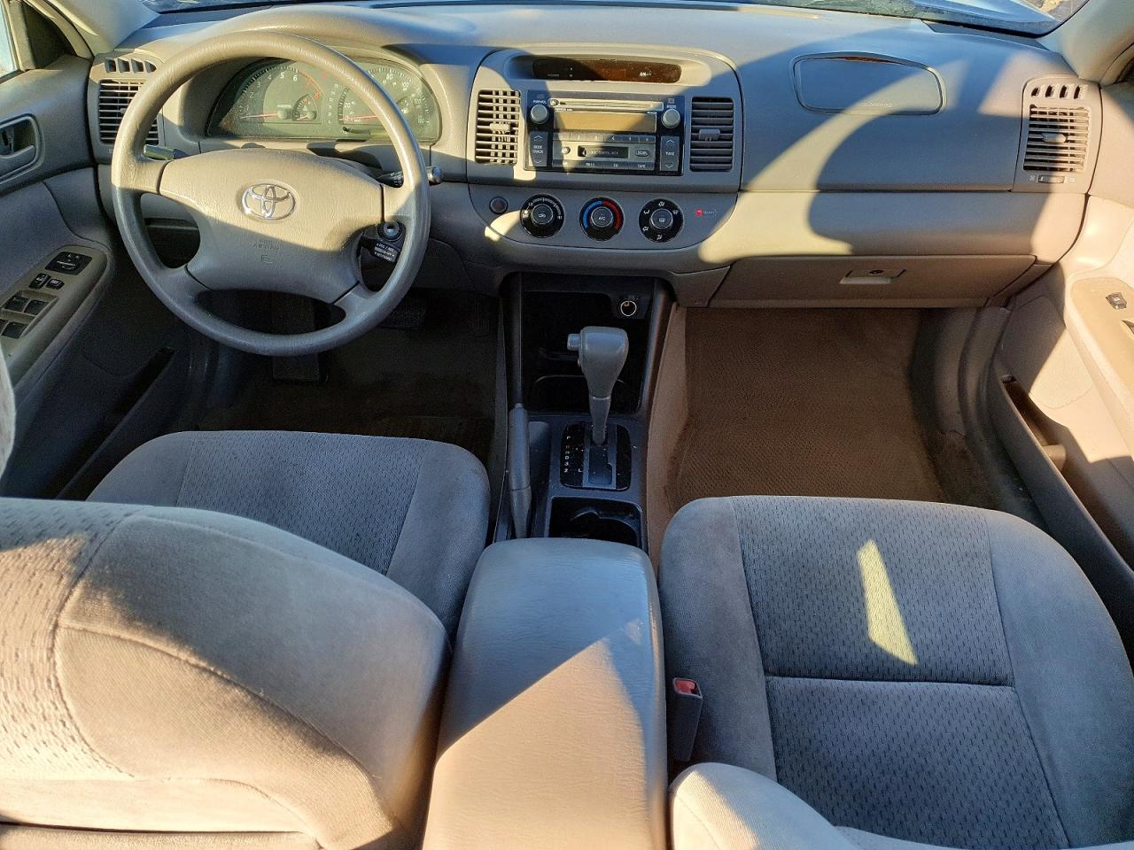 2003 TOYOTA CAMRY LE photo 8