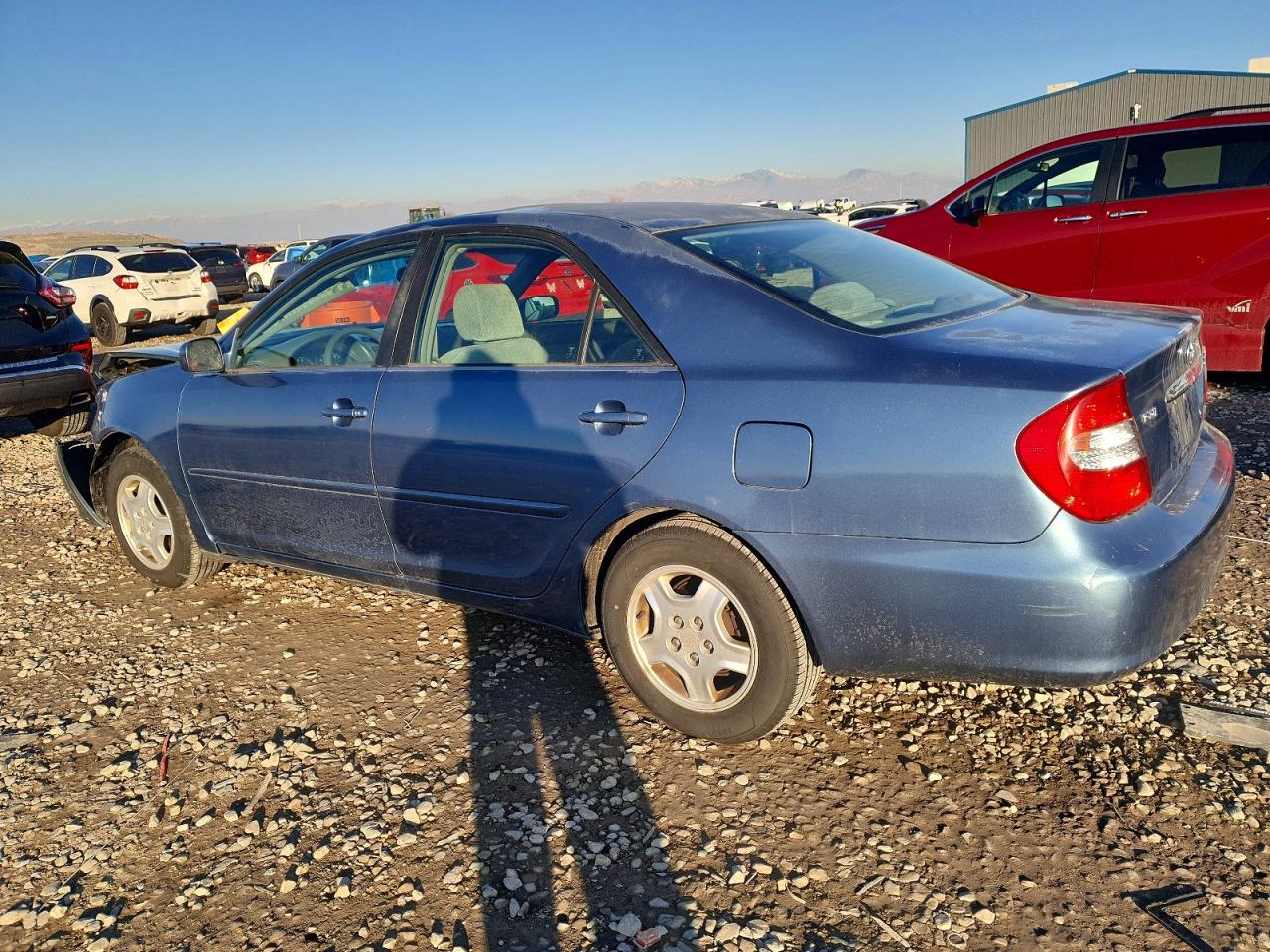 2003 TOYOTA CAMRY LE photo 2