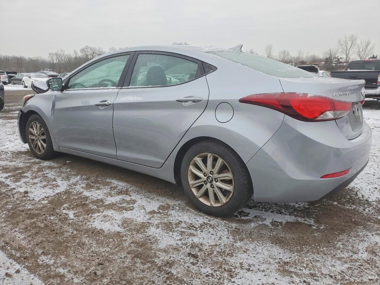 2015 HYUNDAI ELANTRA SE photo 3