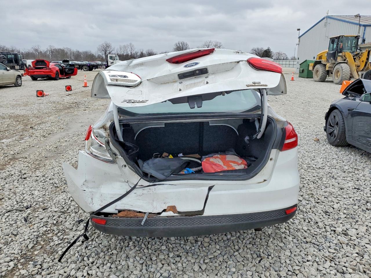 2015 FORD FOCUS SE photo 6