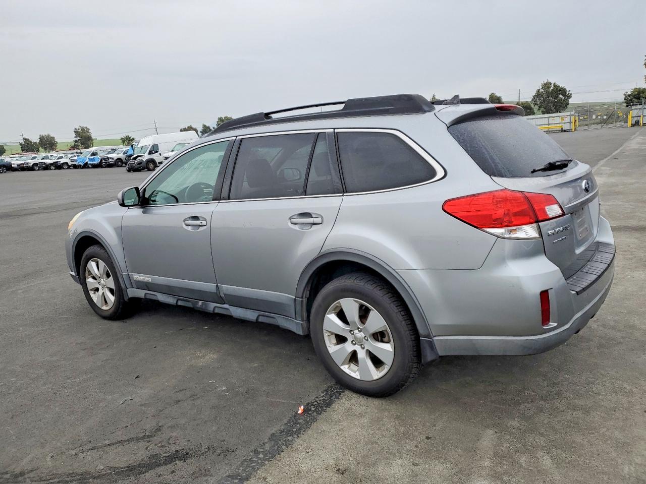 2011 SUBARU OUTBACK 2.5I LIMITED photo 2