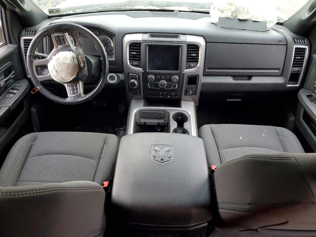 2023 RAM 1500 CLASSIC SLT photo 8