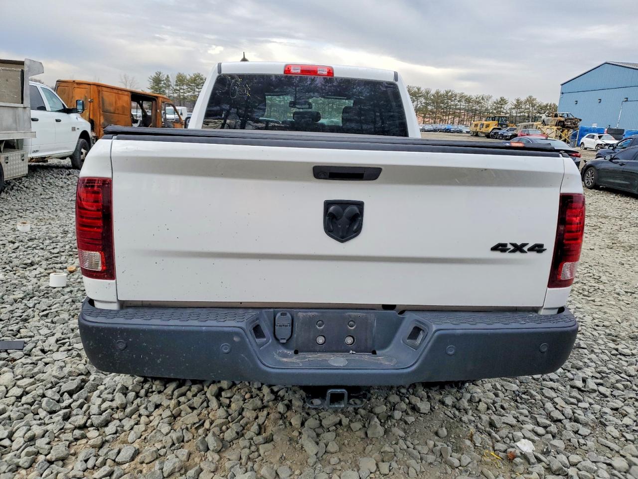2023 RAM 1500 CLASSIC SLT photo 6