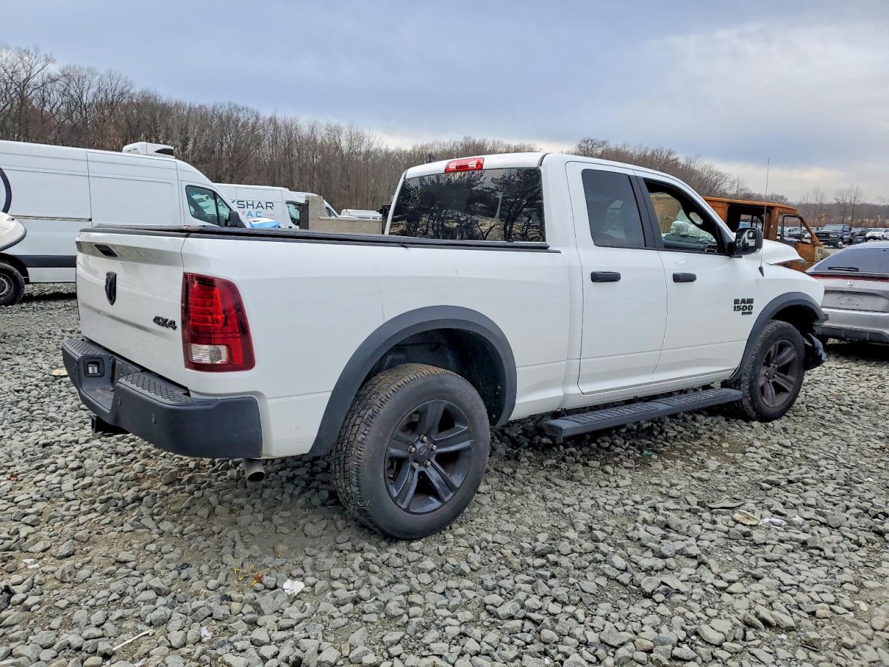 2023 RAM 1500 CLASSIC SLT photo 3