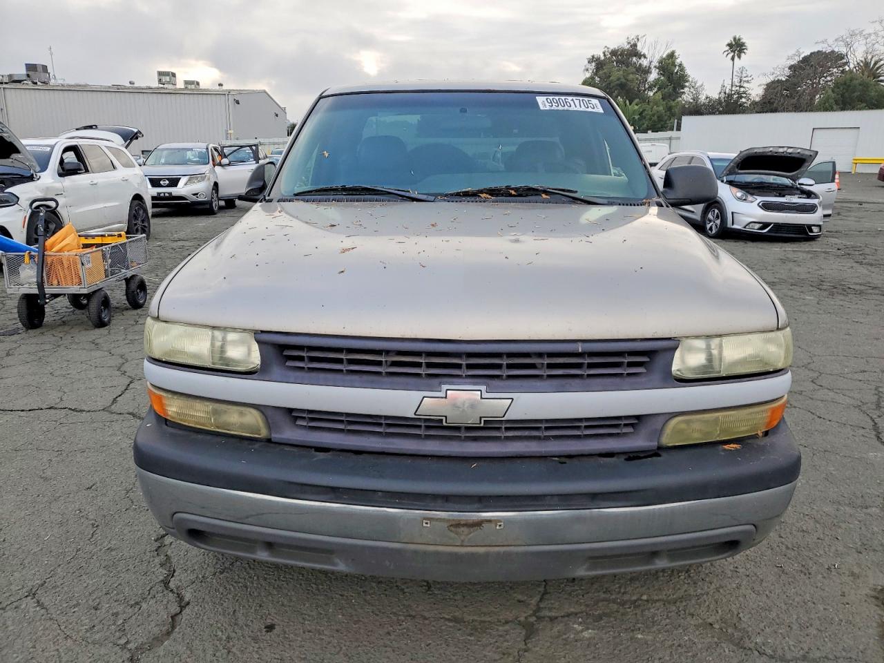 2002 CHEVROLET SILVERADO C1500 photo 5