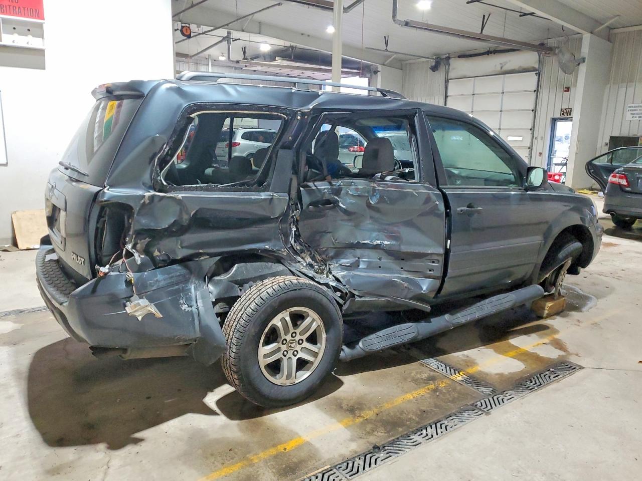 2005 HONDA PILOT EX photo 3