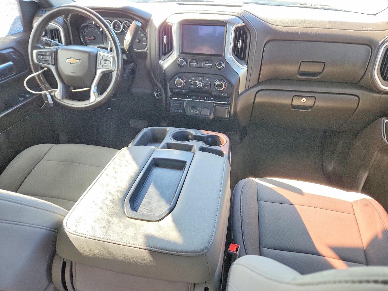 2020 CHEVROLET SILVERADO K1500 LT photo 8