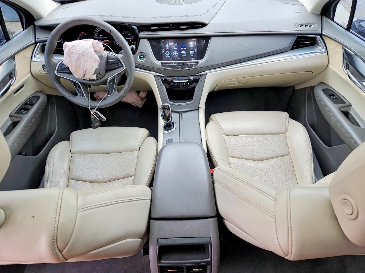 2017 CADILLAC XT5 LUXURY photo 8
