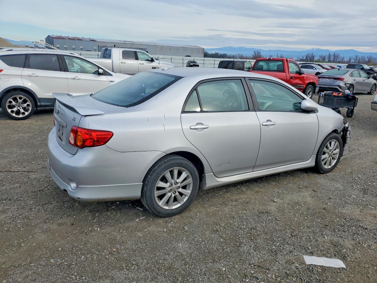 2010 TOYOTA COROLLA BASE photo 3