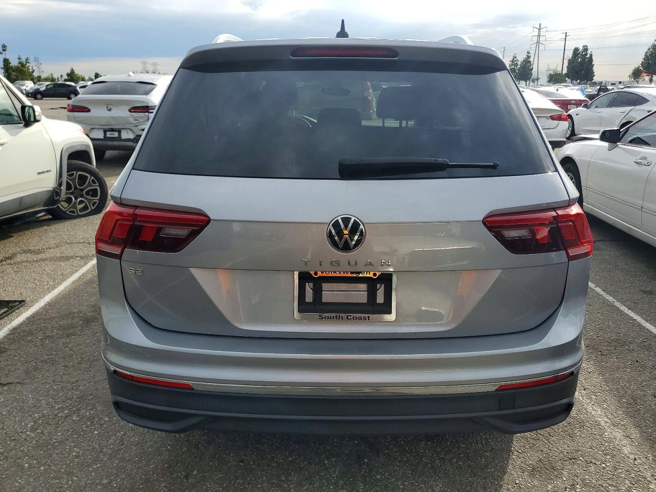 2024 VOLKSWAGEN TIGUAN SE photo 11