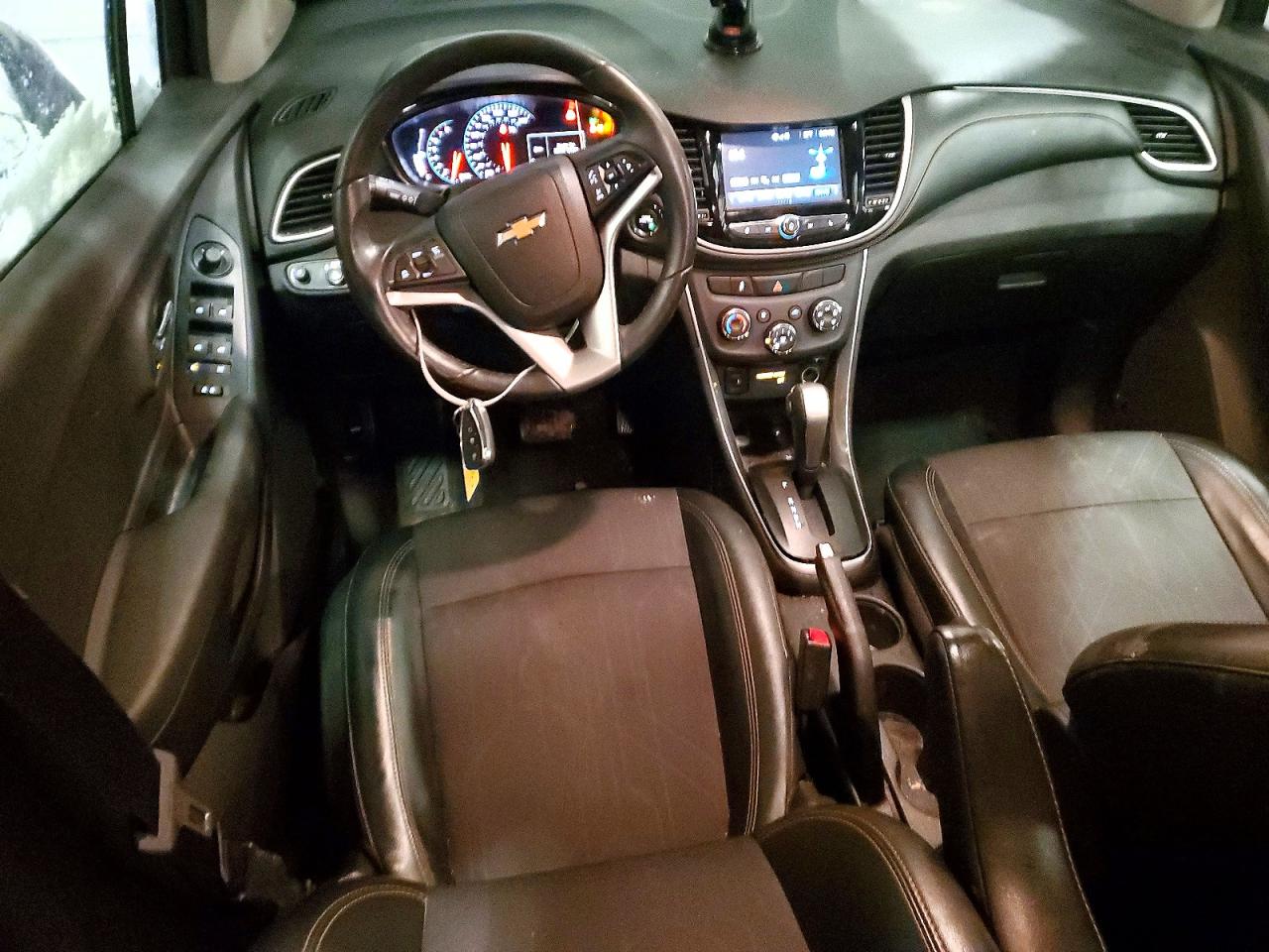 2017 CHEVROLET TRAX 1LT photo 8