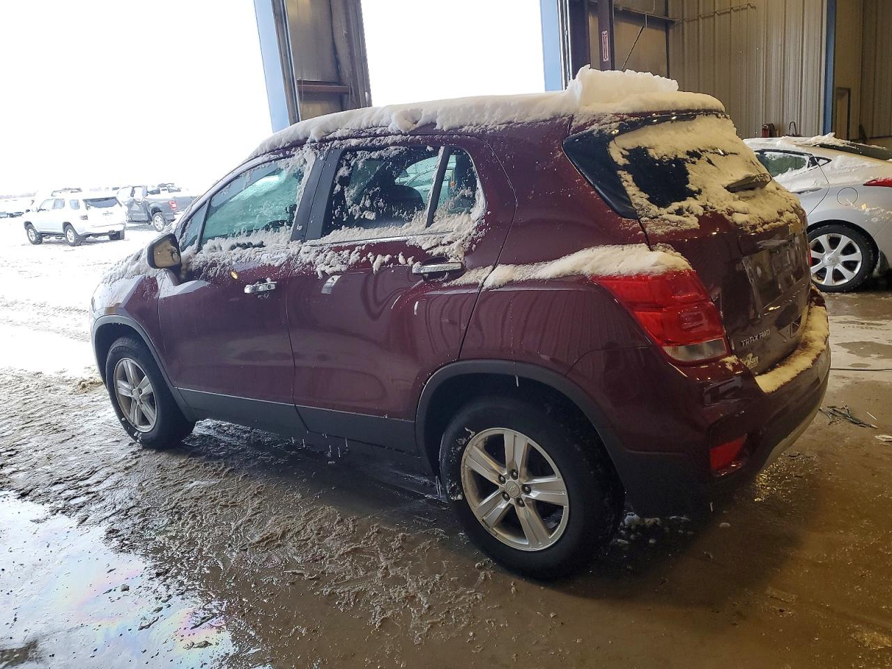 2017 CHEVROLET TRAX 1LT photo 2