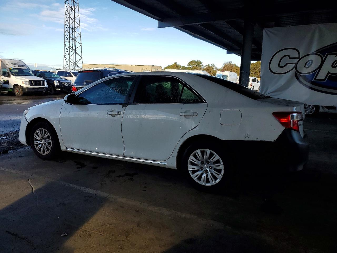 2014 TOYOTA CAMRY L photo 3